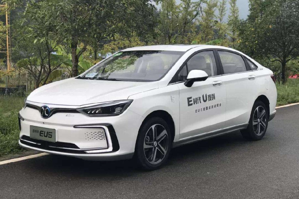 北汽UE500